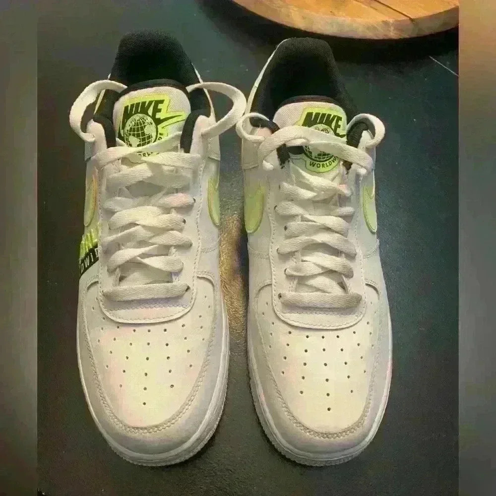 Nike Air Force One Worldwide men’s sneakers size 9
